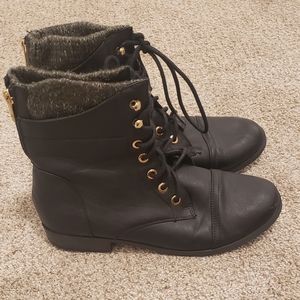 Combat boots